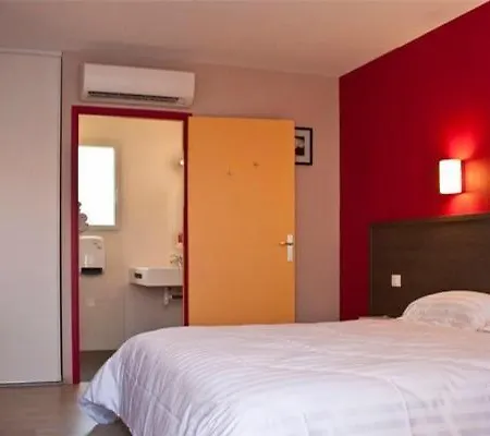 Cantal Hotel 2*